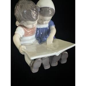 Bing & Grondahl Denmark Royal Copenhagen Figurine 1567 Boy Girl Reading Book